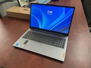 Lenovo IdeaPad Slim 3 15IAH8 ( Cũ )