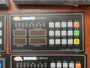 Miếng dám màn hình điều khiển máy cắt túi.